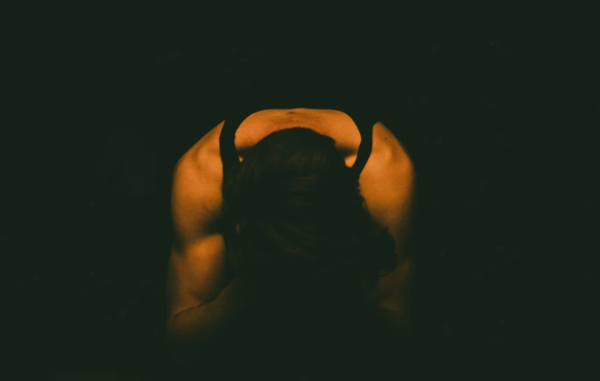 पडतात आजही स्वप्नं मला