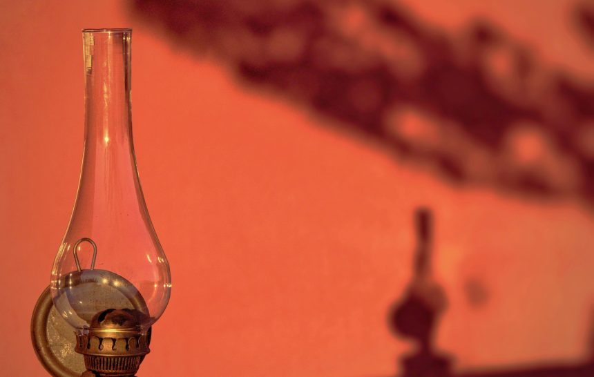 दिवाच चोरून नेला या वातीने