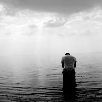 joshua-earle-yi6dvuynEuo-unsplash तुझ्यापुढे सगळं गौण मानून जगत होतो