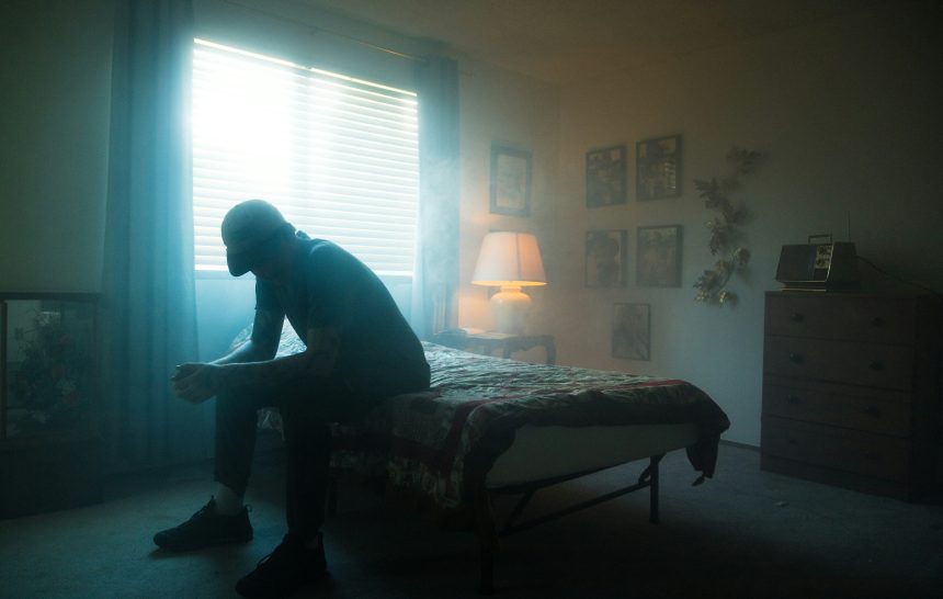 चौकटीतले आयुष्य